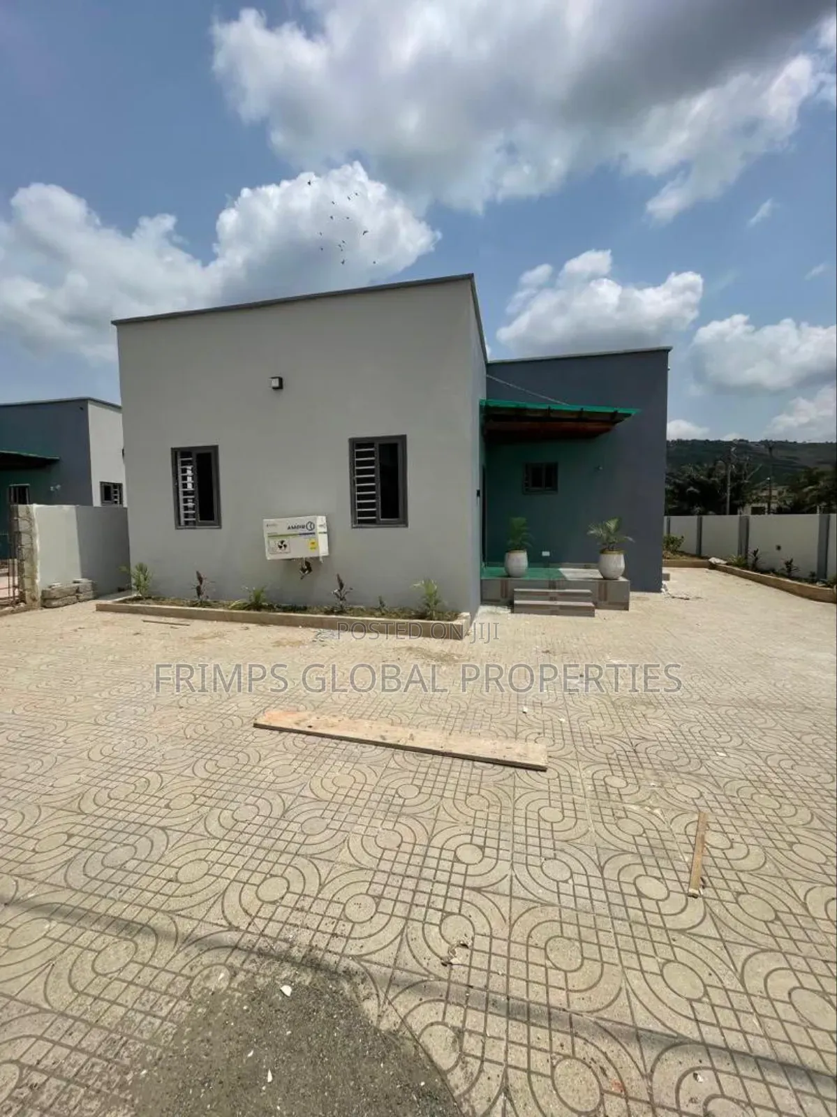 3bdrm House in Akuapim North for sale