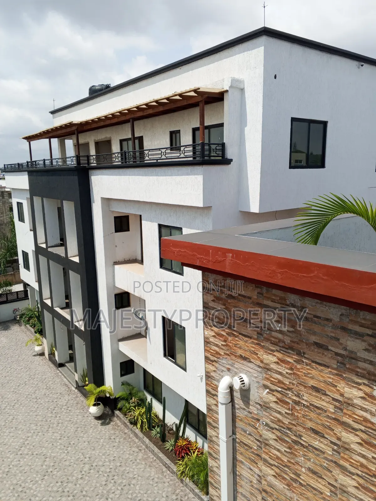 Fully Furnished 2bedrooms Apartment for Rent at Spintex