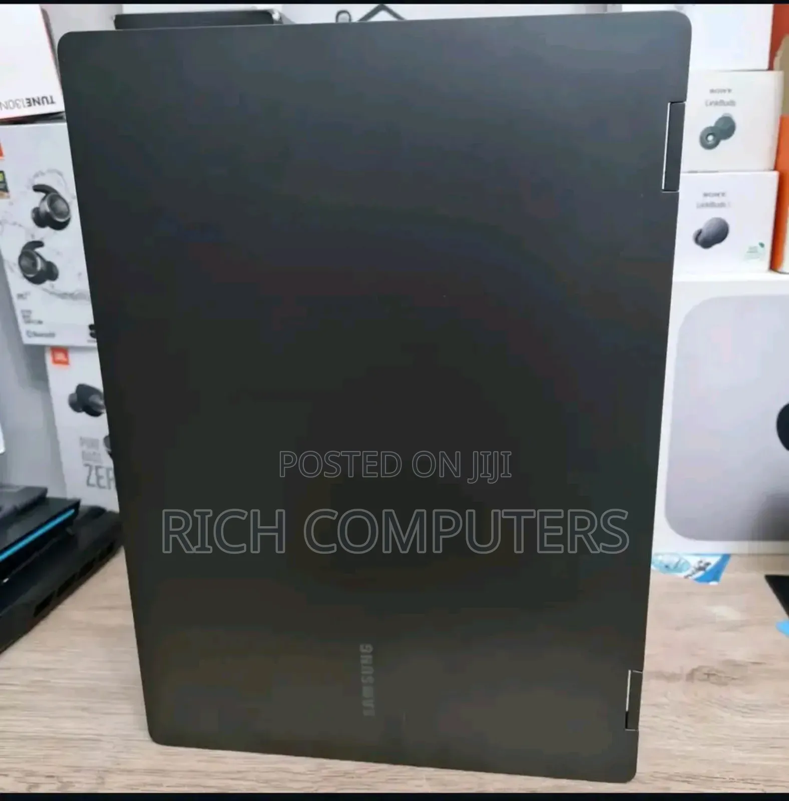 New Laptop Samsung Galaxy Book5 Pro 16GB Intel Core i5 SSD 512GB