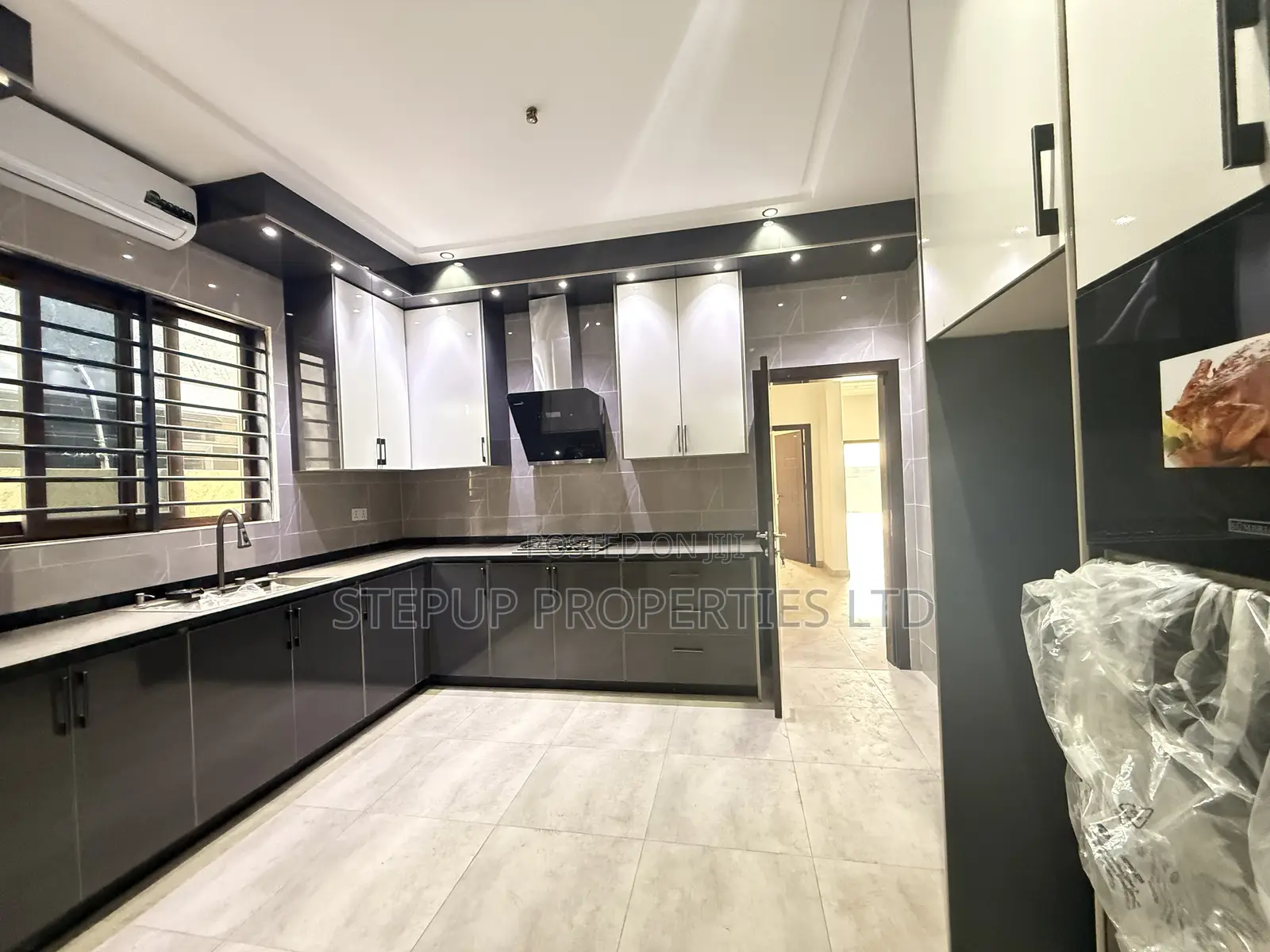 3bdrm House in Lakeside Estate for sale