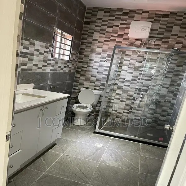 4bdrm House in Airport Residential Area for sale