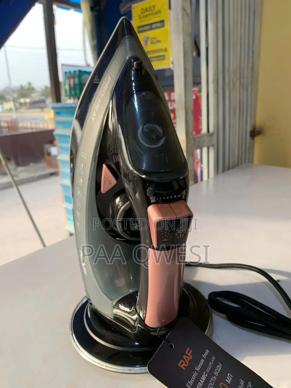 Original Raf Wireless Steam Iron With Charging Dock