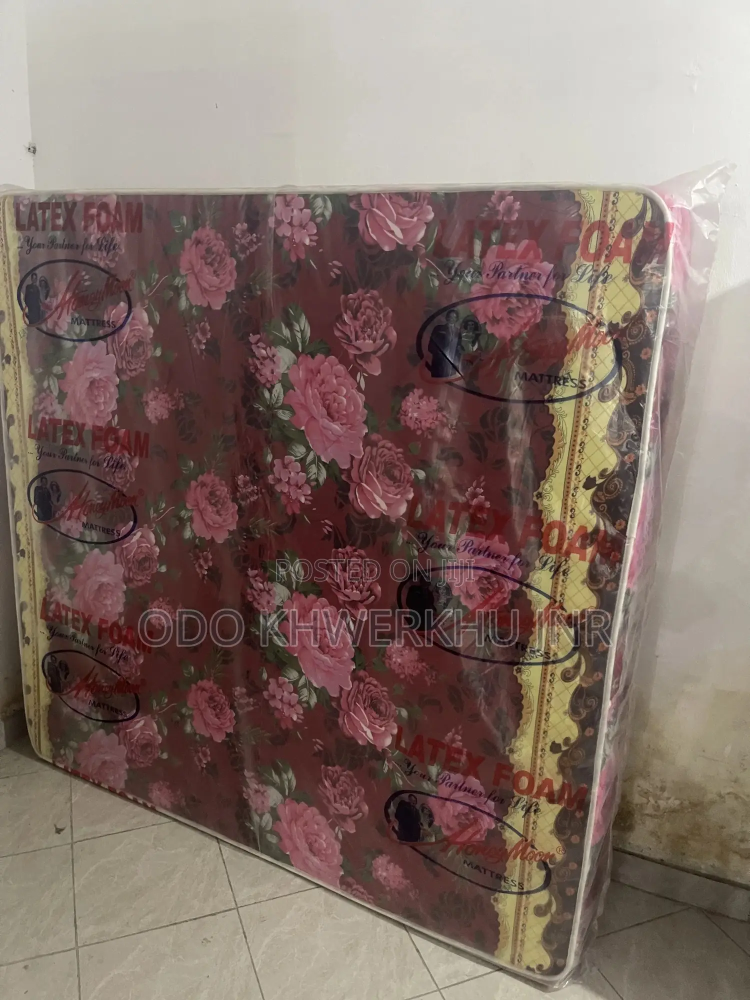 10inches Queen Size Mattress [Latex Foam]