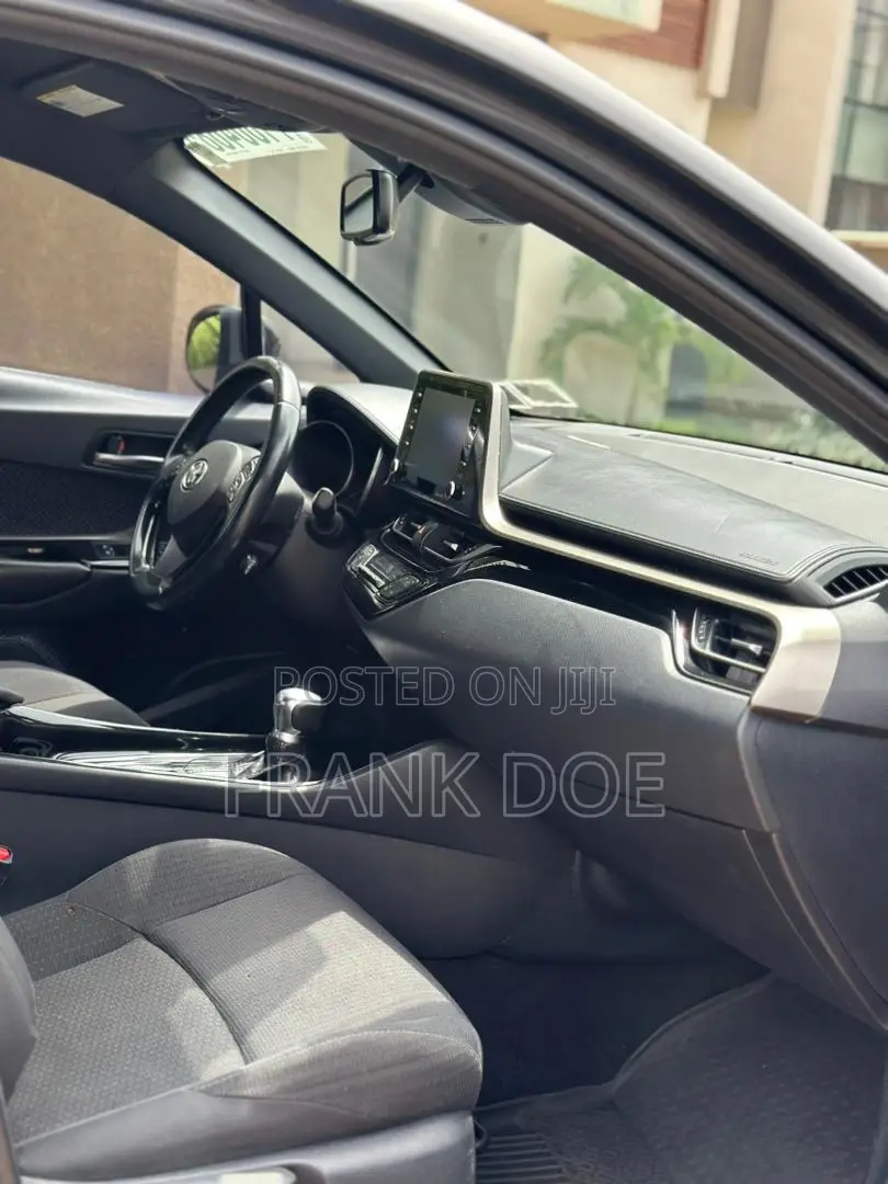 Toyota C-HR XLE FWD 2019 Black