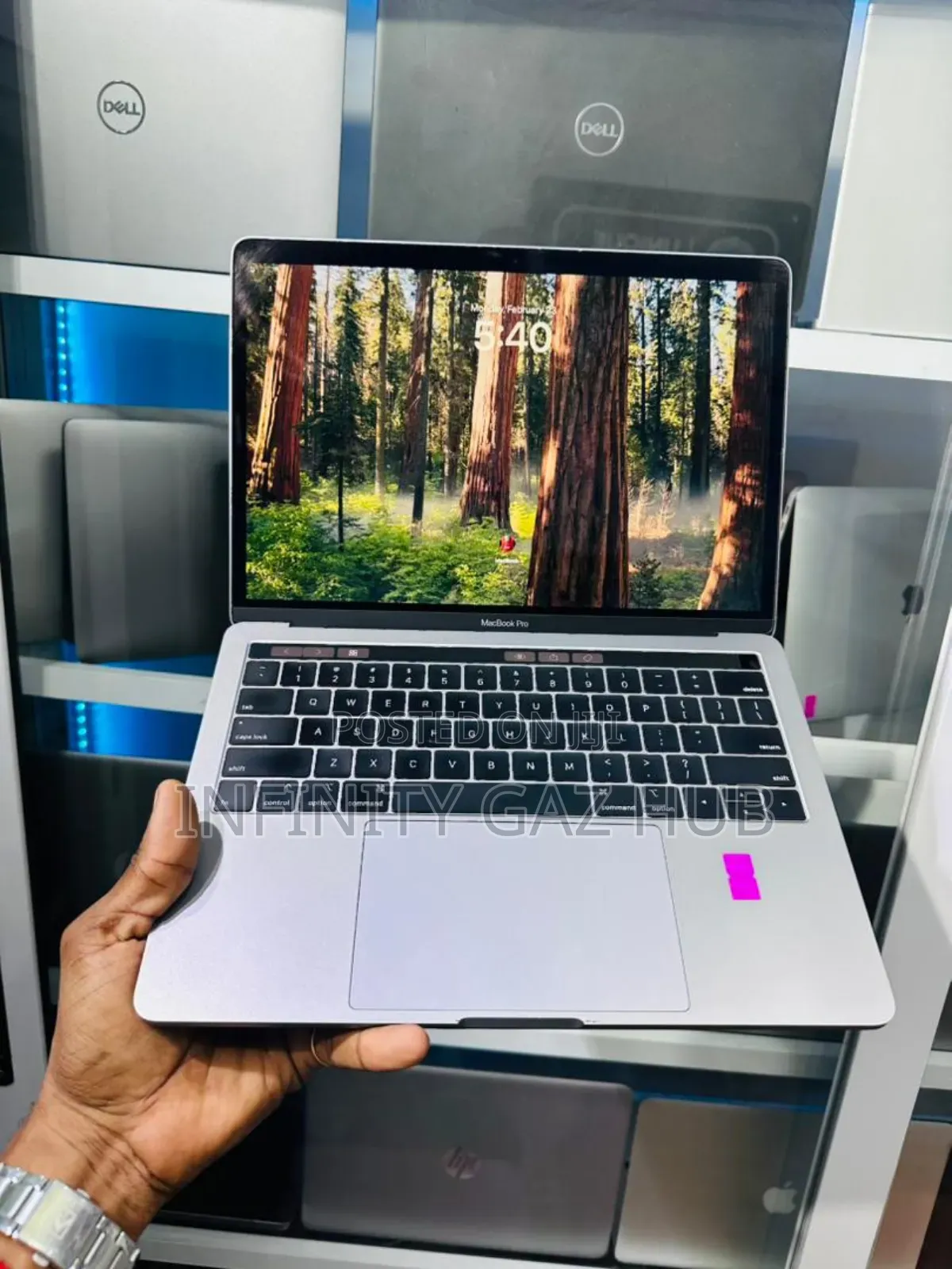 Laptop Apple MacBook Pro 2019 8GB Intel Core i5 SSHD (Hybrid) 256GB