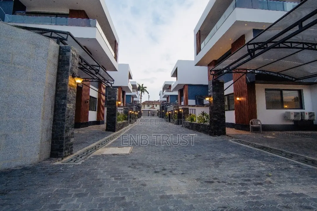 5bdrm Duplex in Cantonments, US Embassy Area for rent