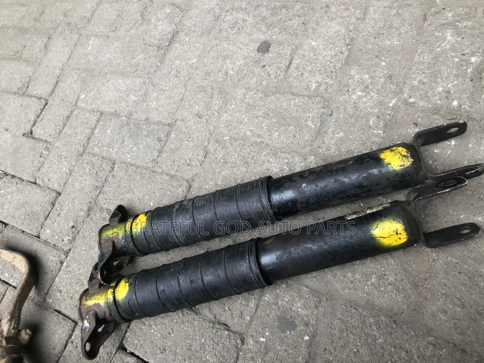 Dodge Durango Shocks Absorbers and All Other Durango Parts Available