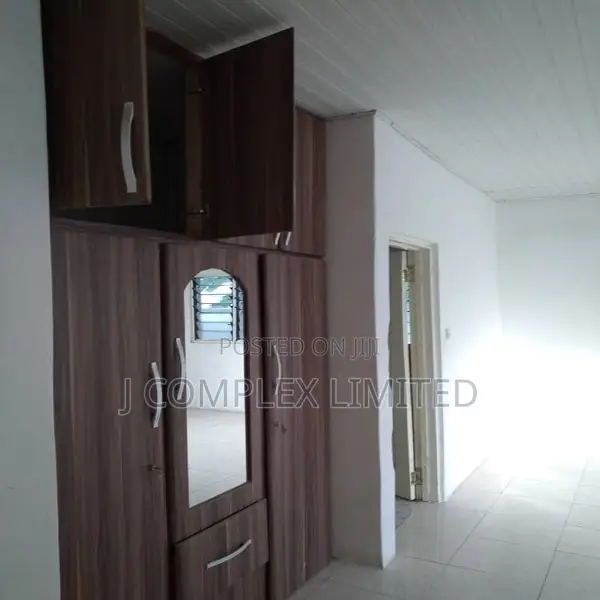 3bdrm Apartment in Dzorwulu for rent