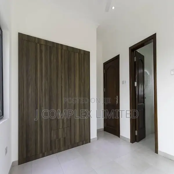 4bdrm House in Dzorwulu for rent