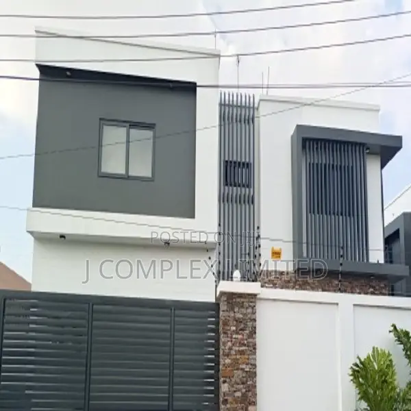 5bdrm House in Dzorwulu for sale