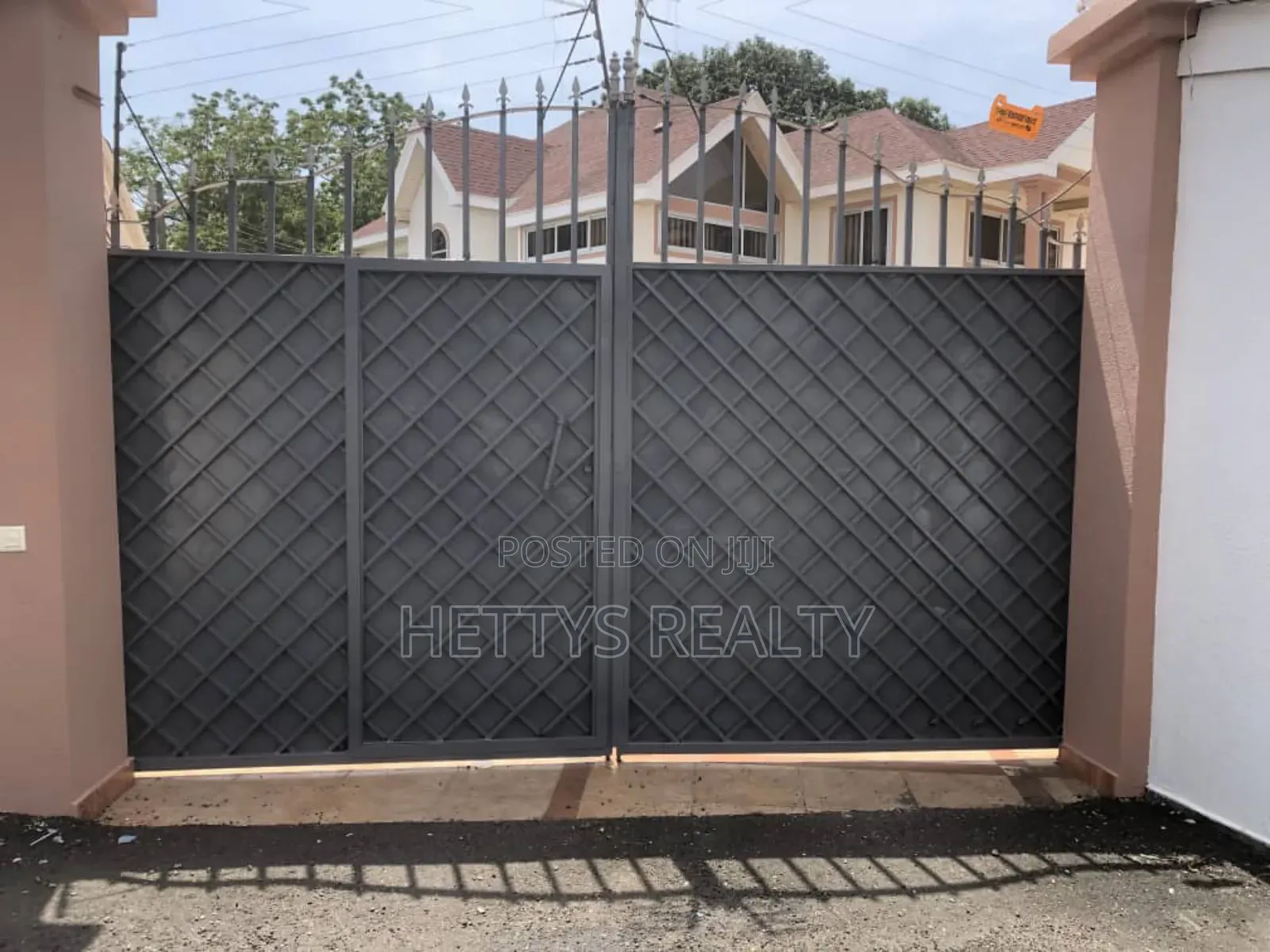 4bdrm House in Osu Ako-Adjei for rent