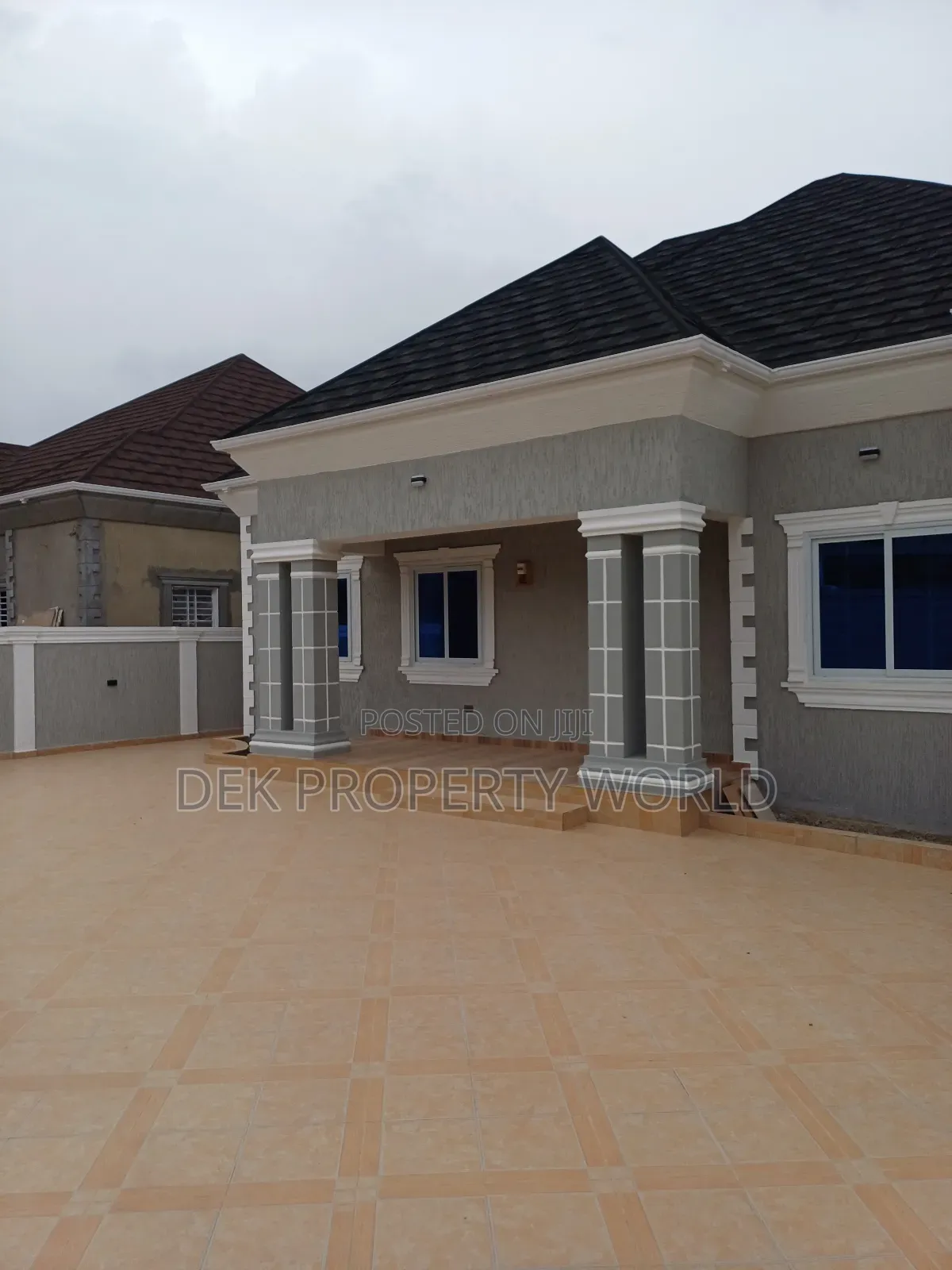 3bdrm House in Pokuase for sale