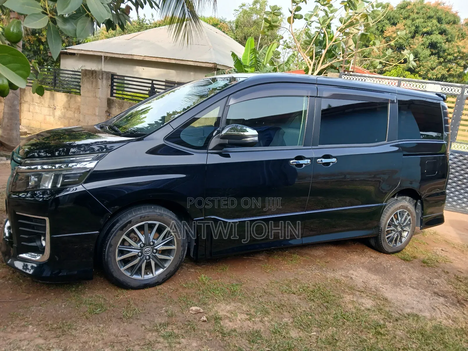 Toyota Voxy SV Premium 2014 Black