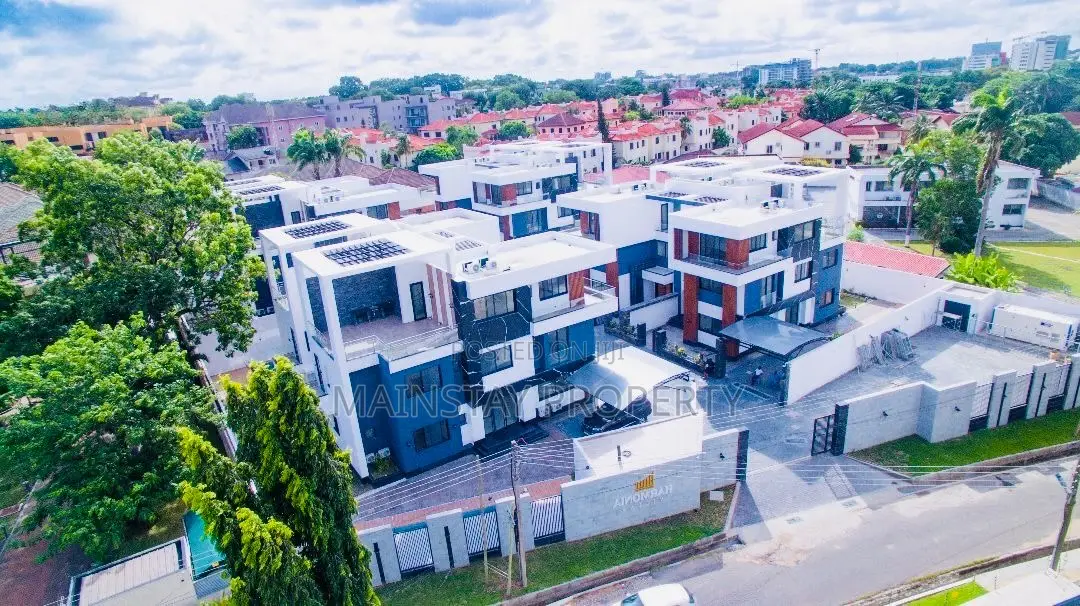 8bdrm House in Mainstay Estates, Cantonments for rent