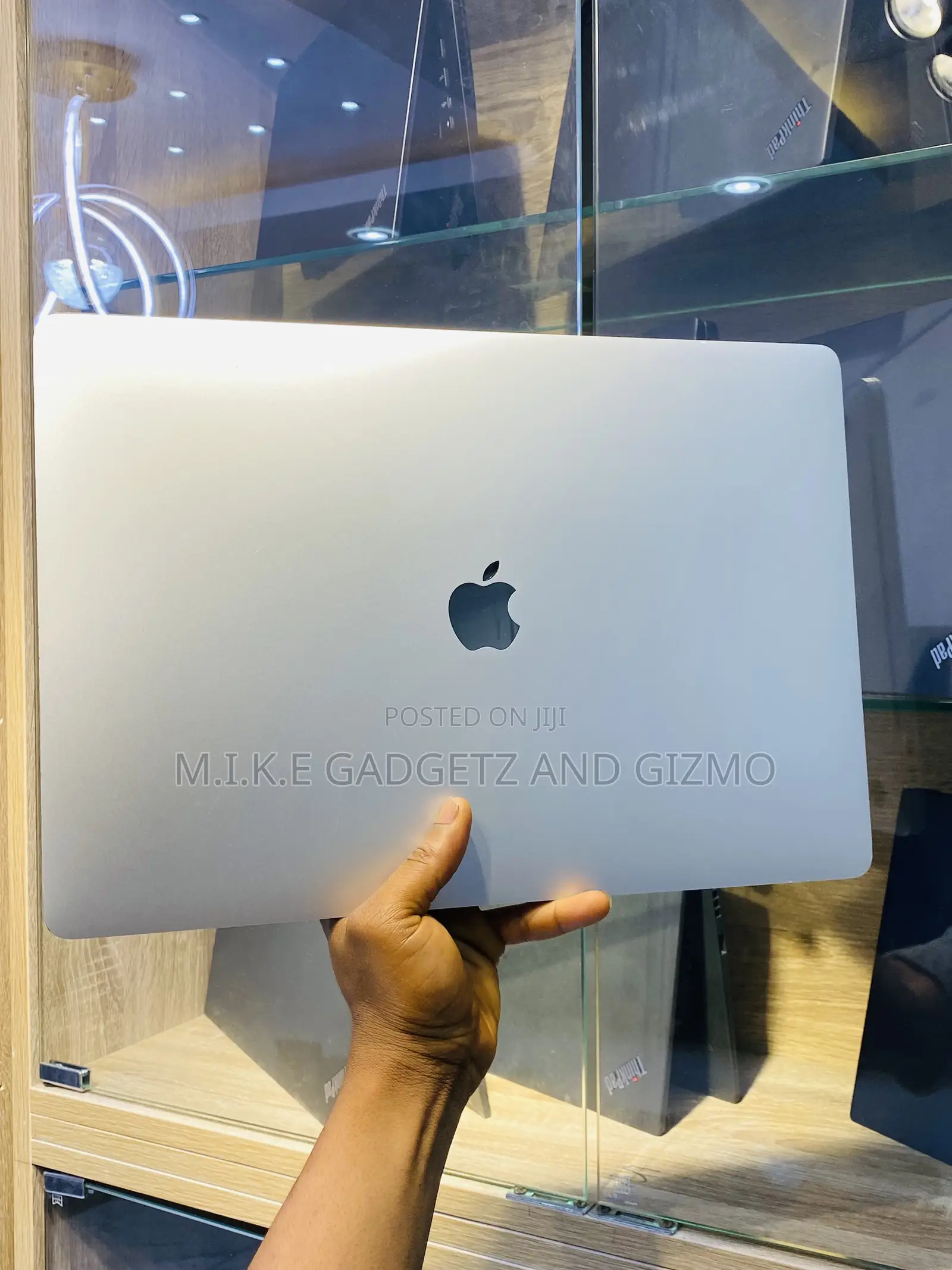 Laptop Apple MacBook 2019 16GB Intel Core i7 SSD 512GB