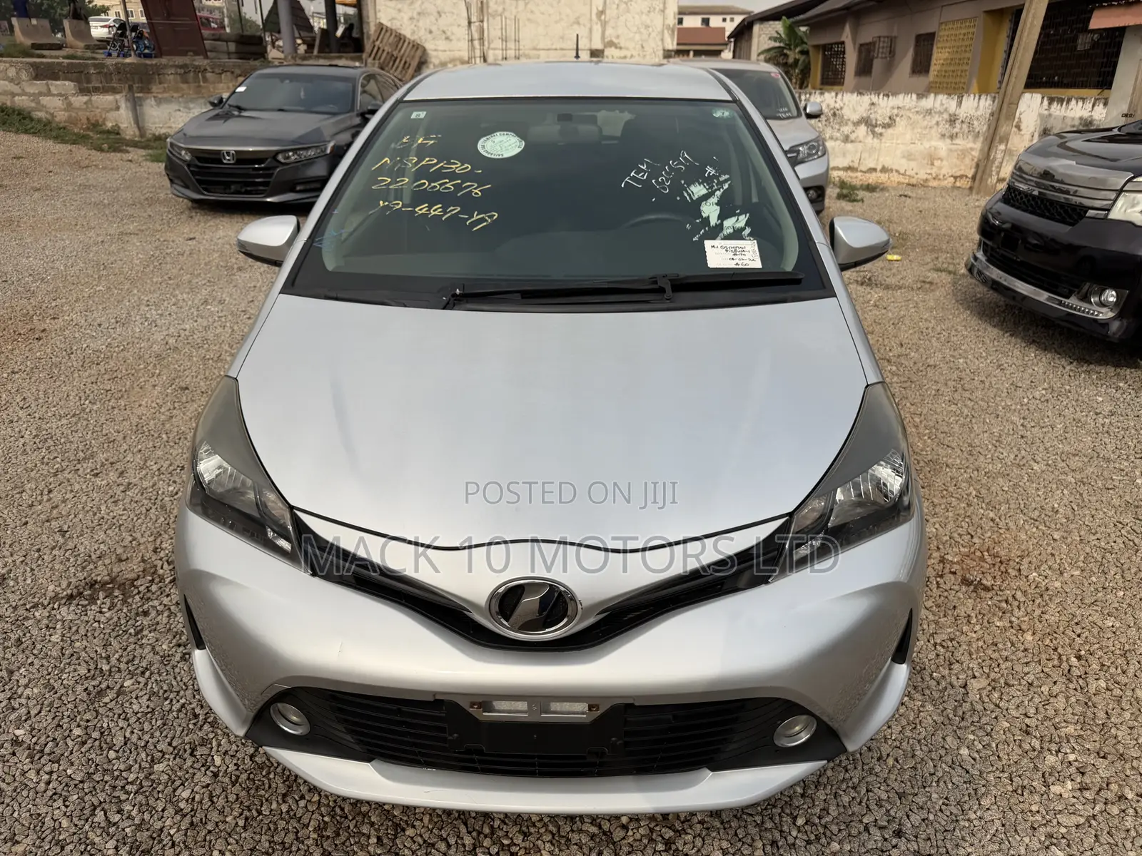 Toyota Vitz 1.3 FWD 3dr 2015 Silver