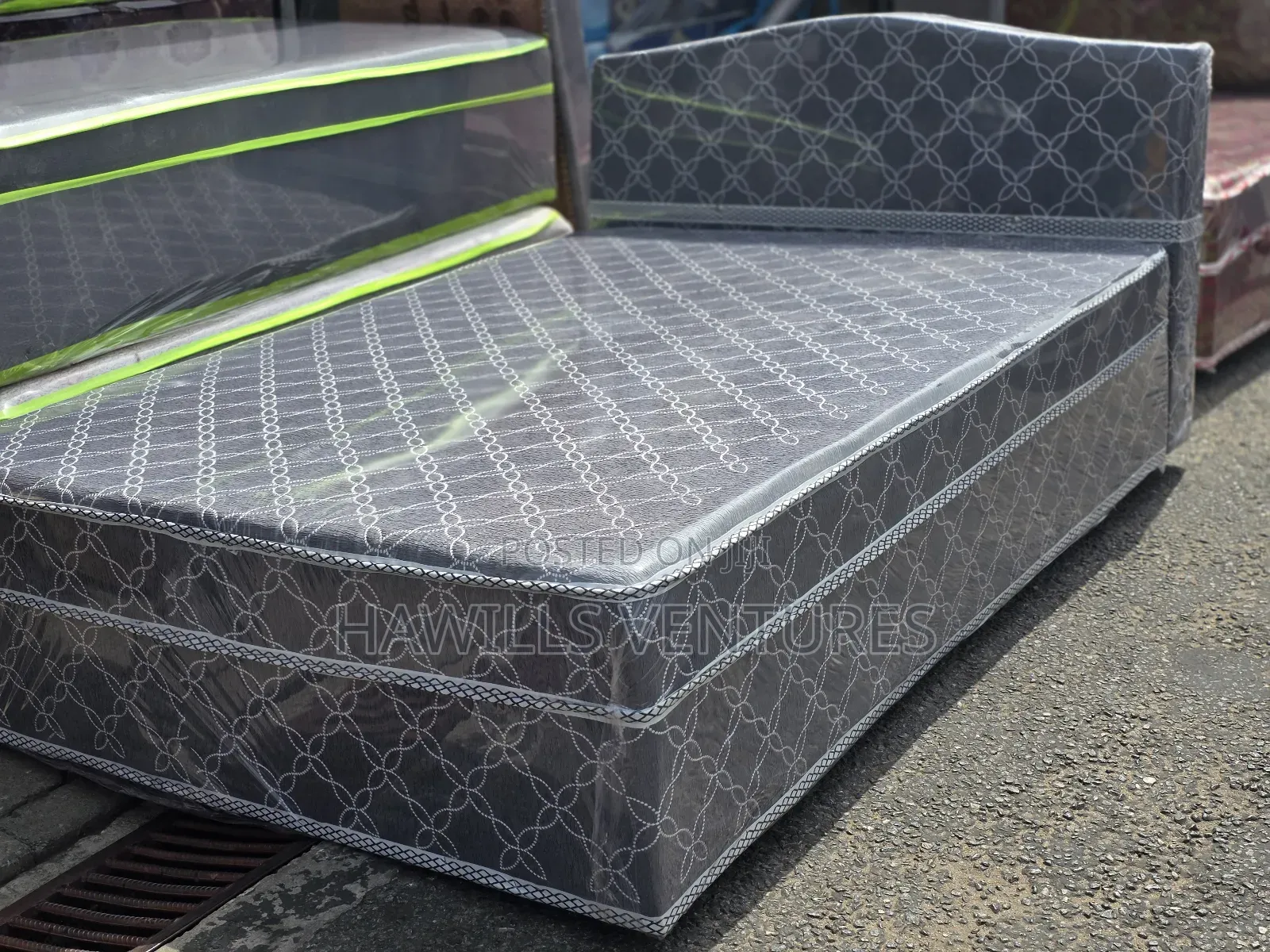 Brand New Double Bed With Inbuilt Mattress Conbination.(54×75cm)