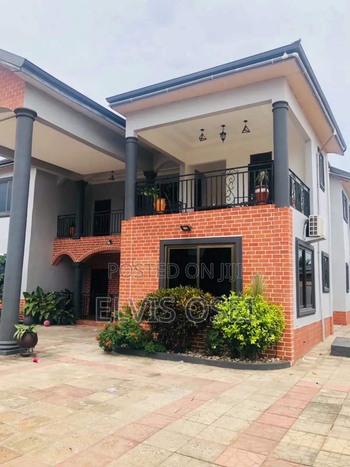 6bdrm House in Gbawe Blue Cross for sale