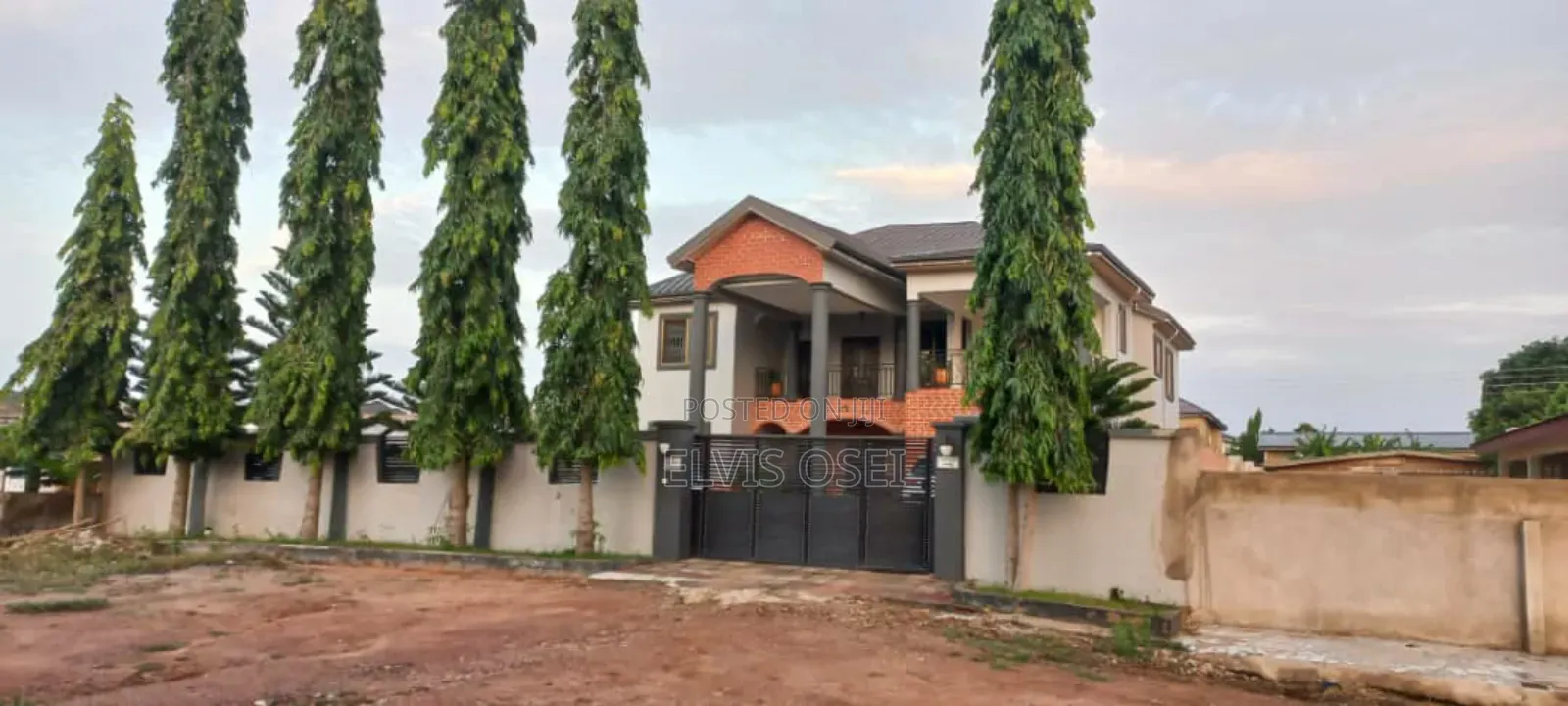 6bdrm House in Gbawe Blue Cross for sale