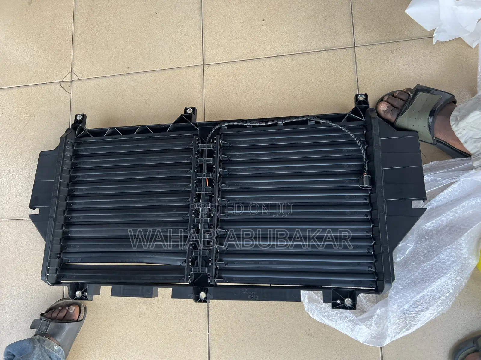 Toyota Tacoma 2025 Shutter Grill With Motor