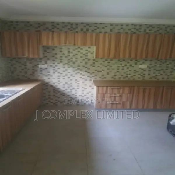 2bdrm Apartment in Labone SHS Area for rent