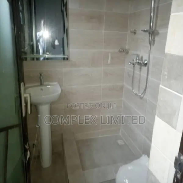 2bdrm Apartment in Labone SHS Area for rent