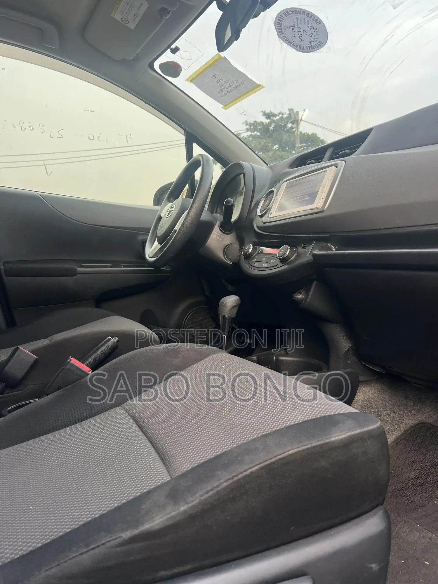 Toyota Vitz 1.3 FWD 5dr 2013 Silver
