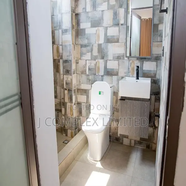 3bdrm Apartment in Coffee Shop Area for sale