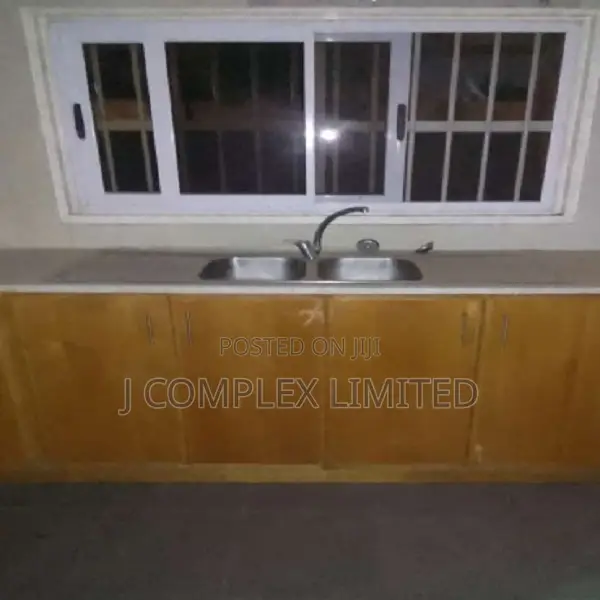 3bdrm Apartment in Coffee Shop Area for sale