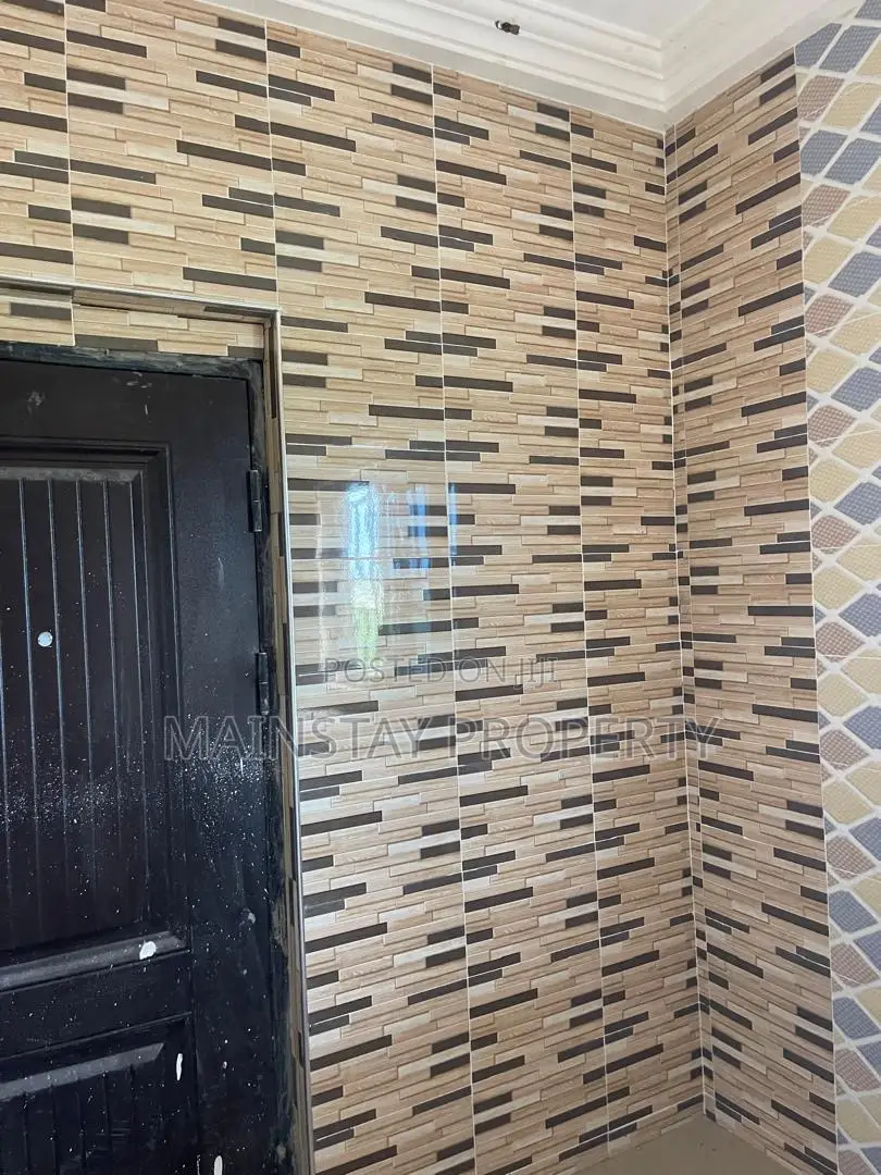 8bdrm House in Mainstay Estates, Tema Metropolitan for sale