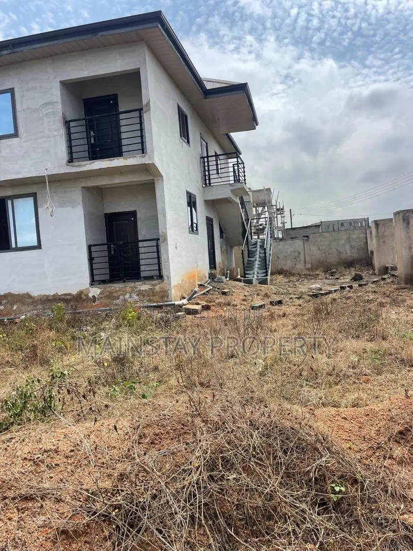 8bdrm House in Mainstay Estates, Tema Metropolitan for sale