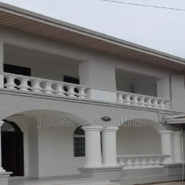5bdrm House in Coffee Shop Area for rent