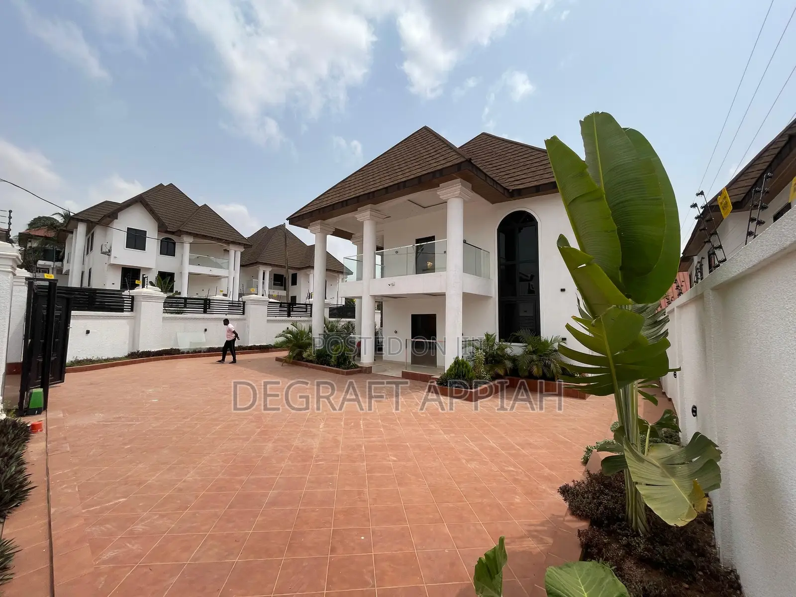 5bdrm House in Santasi Brofoyedru, Kumasi Metropolitan for sale