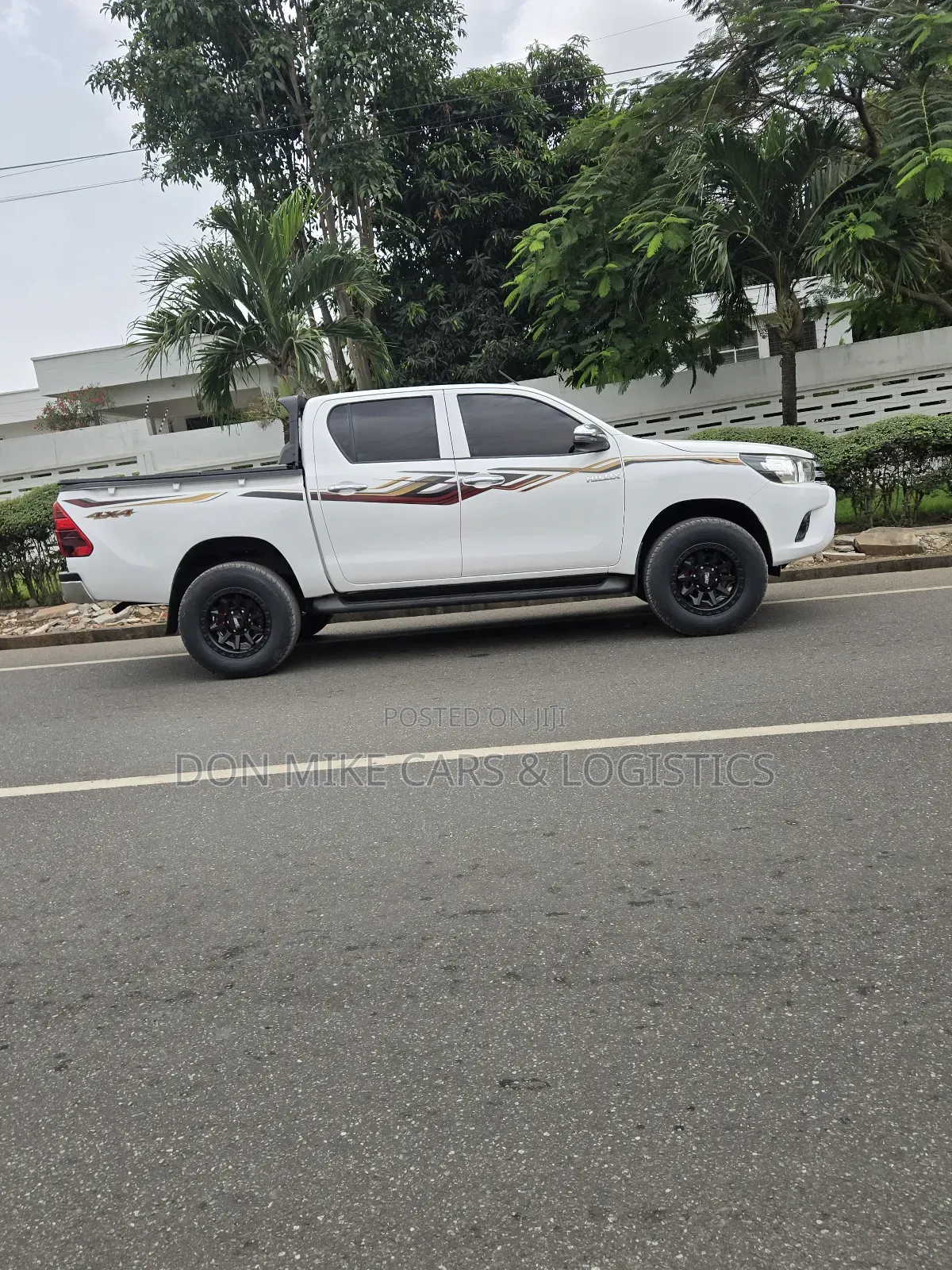 Toyota Hilux SR 4x4 2018 White