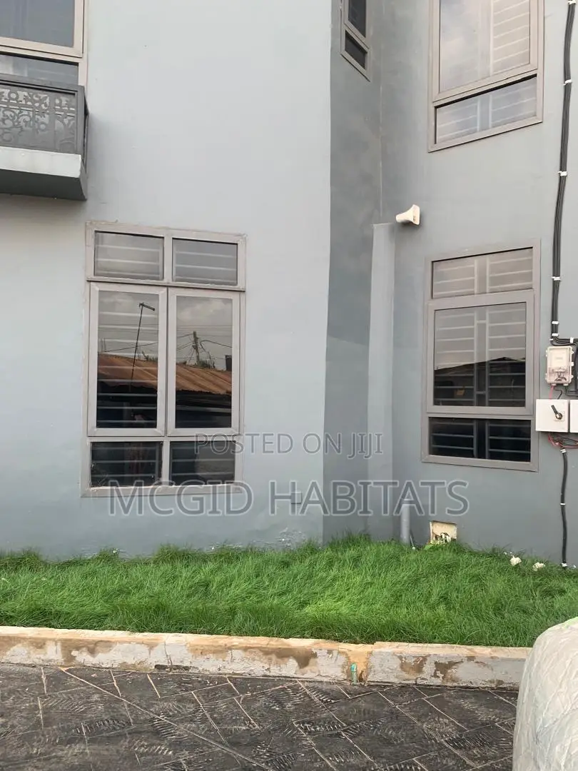 2bdrm Apartment in Ashaley Botwe for rent