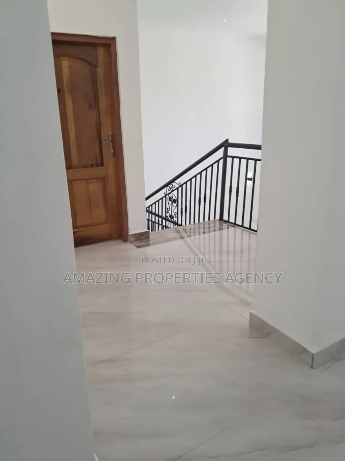 5bdrm House in Spintex Road, Baatsona Total for sale