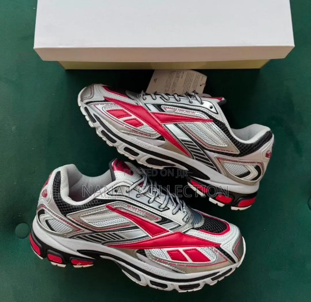 Reebok Ltd Unisex Premium Road Ultra Red Metallic.