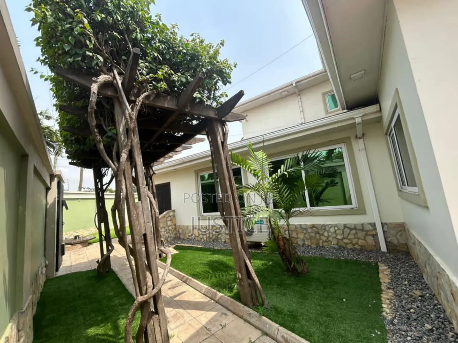 8bdrm Villa in Cantonments, US Embassy Area for rent