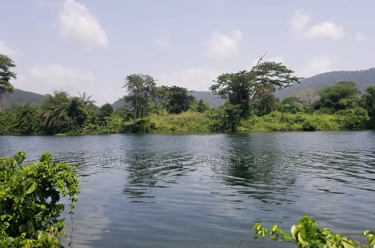 E/R, Akosombo (Atimpoku) _ 18 Plots Island on Volta River