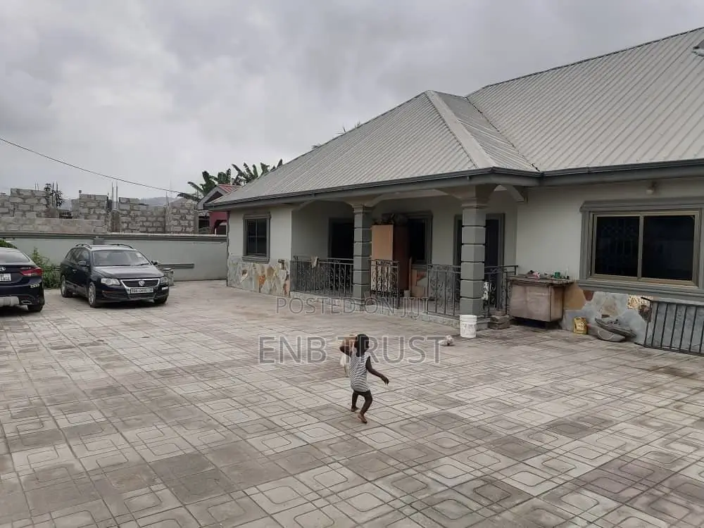 5bdrm House in Amasaman Kuntunse for sale