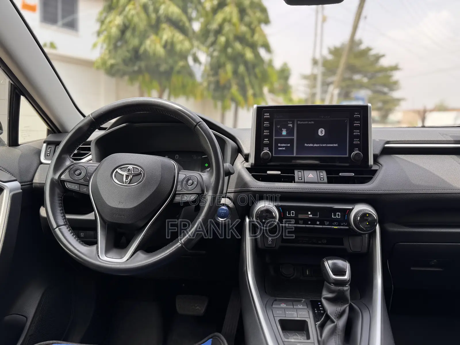 Toyota RAV4 XLE 2021 Black