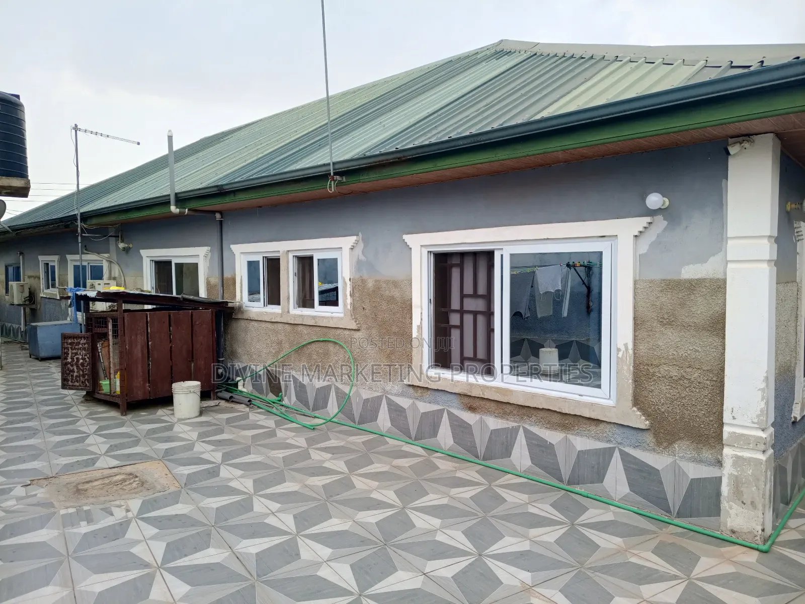 5bdrm House in 3 Junction Area, Amasaman for sale