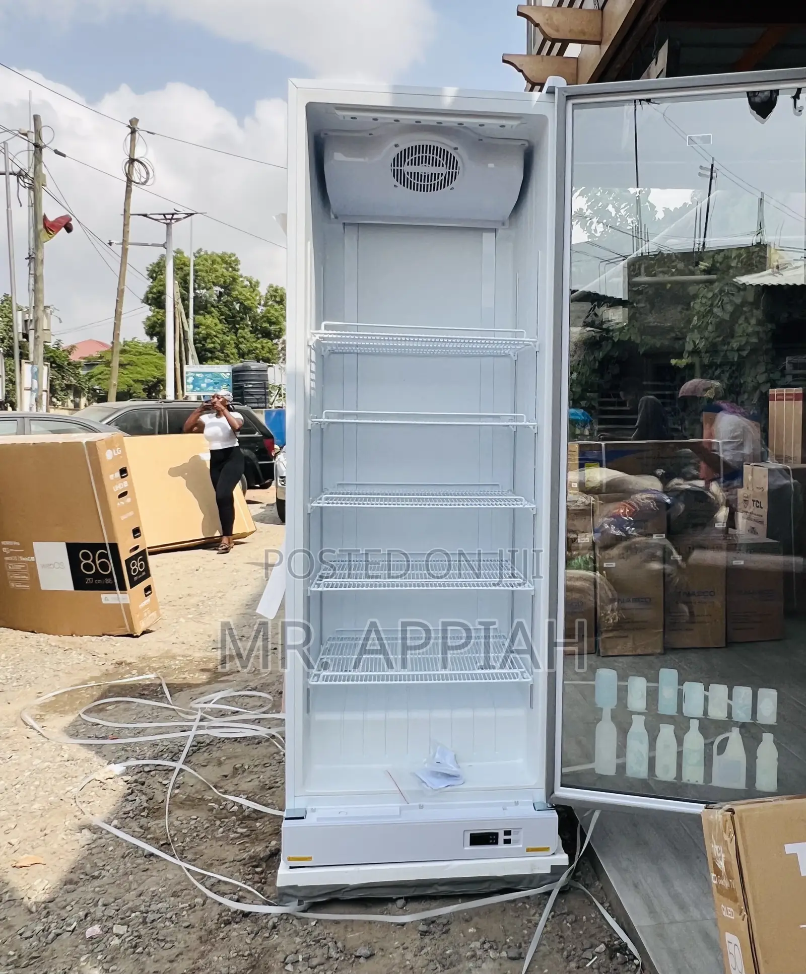 Order Affordable Zara-600dfg 591liters Single Door Display Fridge.