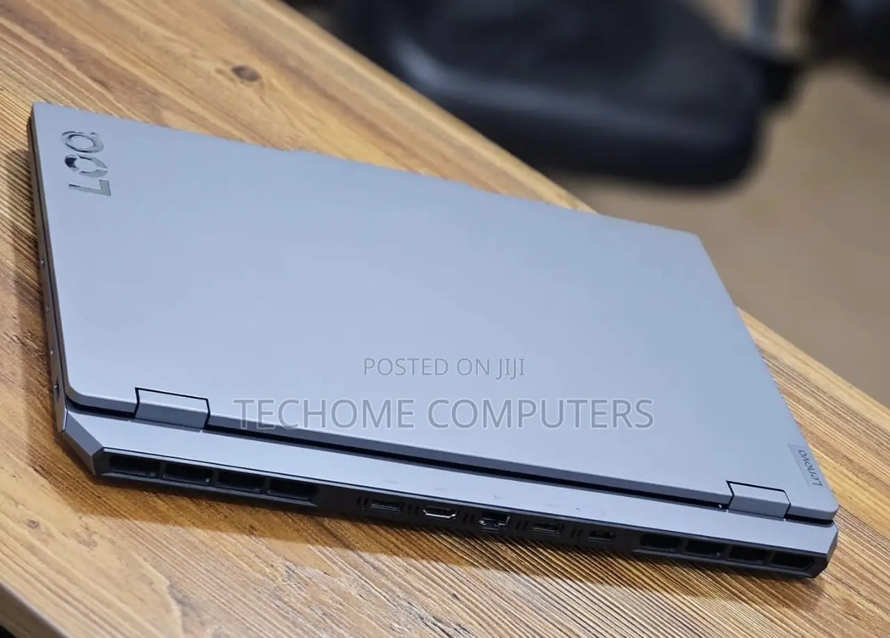 Laptop Lenovo LOQ 15IRH8 16GB Intel Core i5 SSD 512GB