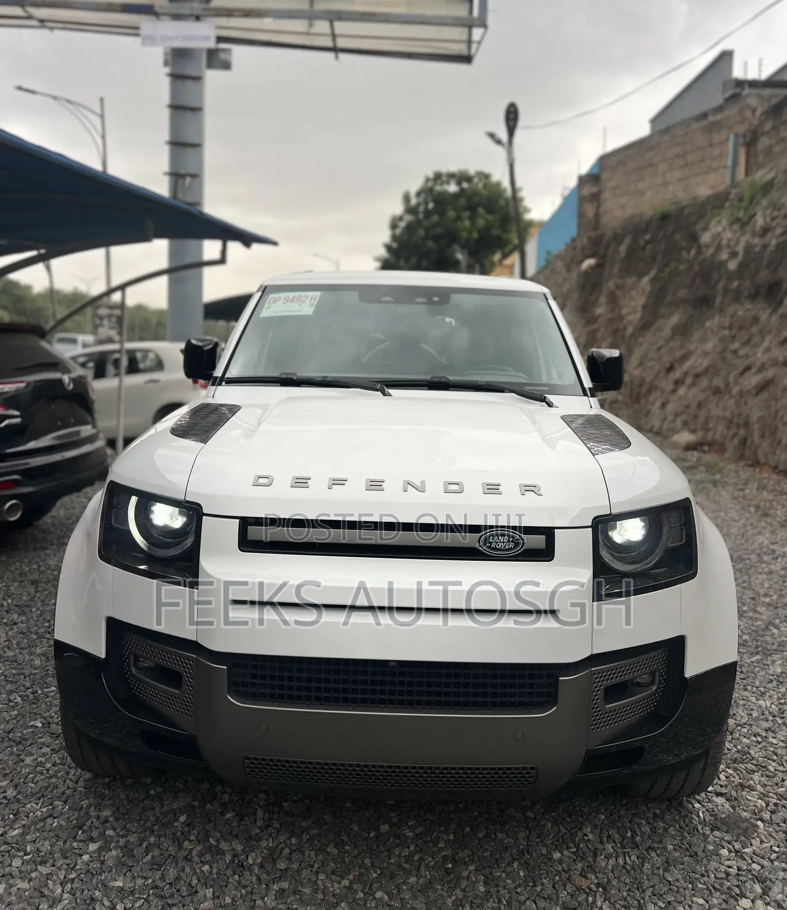 Land Rover Defender 2025 White