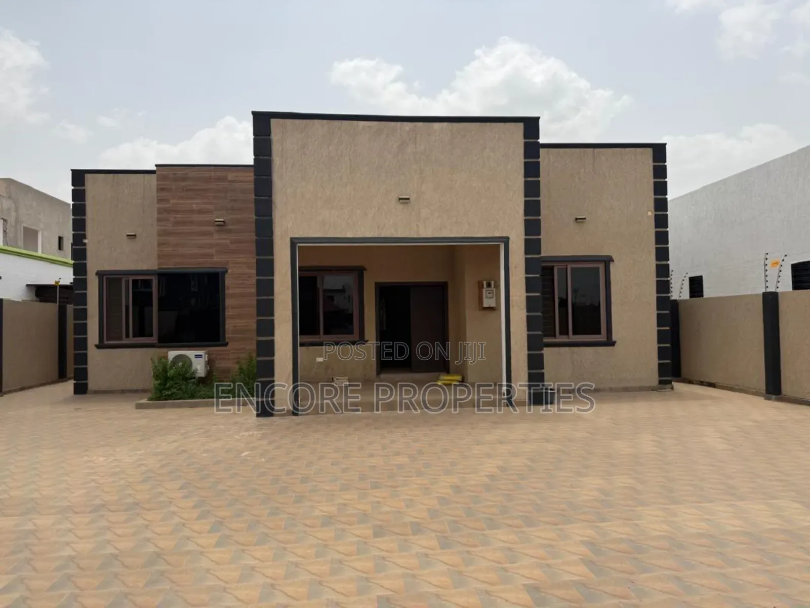 Furnished 3bdrm House in Lake Side Estate for sale