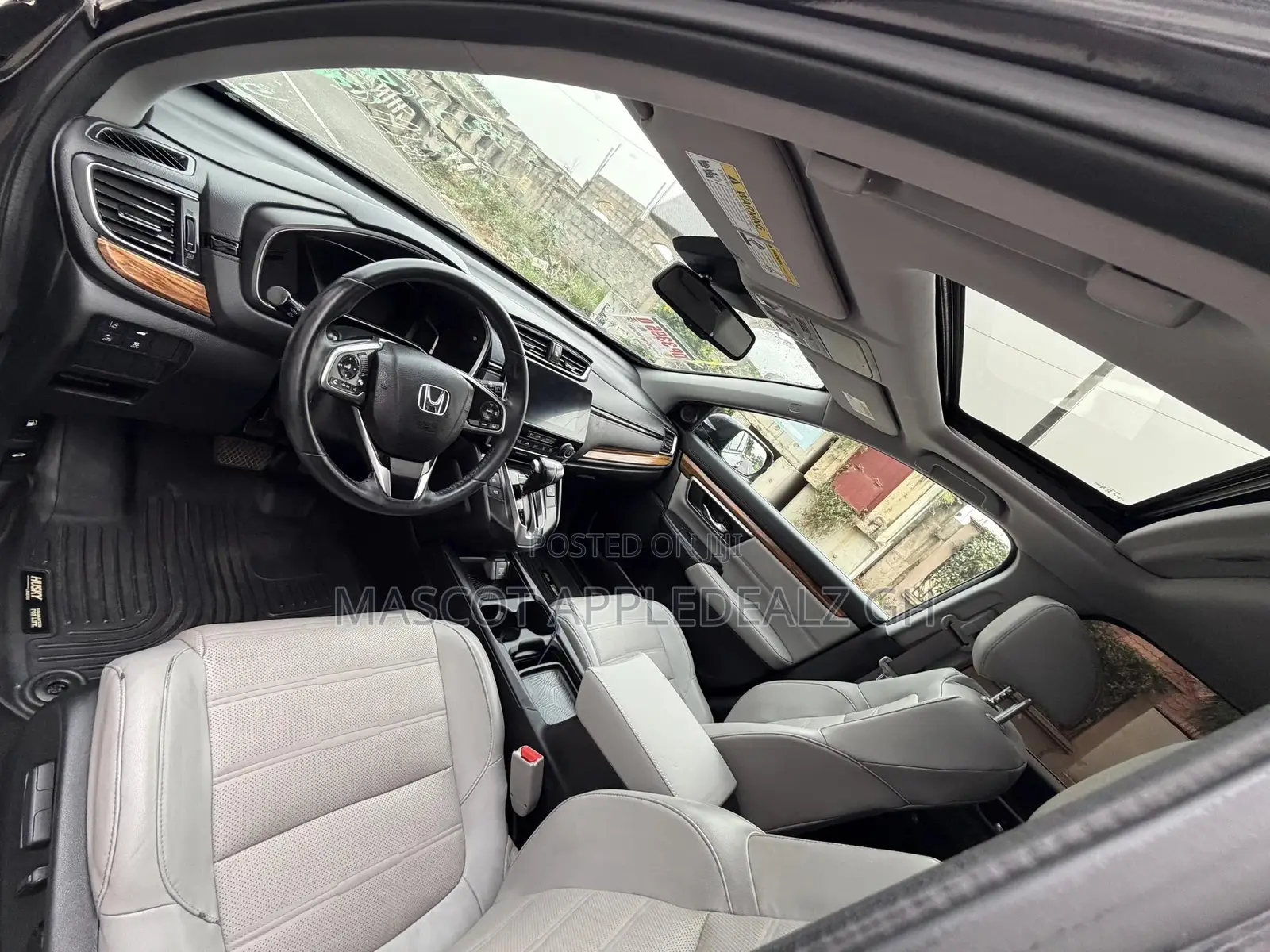 Honda CR-V Touring 4dr SUV AWD (1.5L 4cyl CVT) 2017 Gray