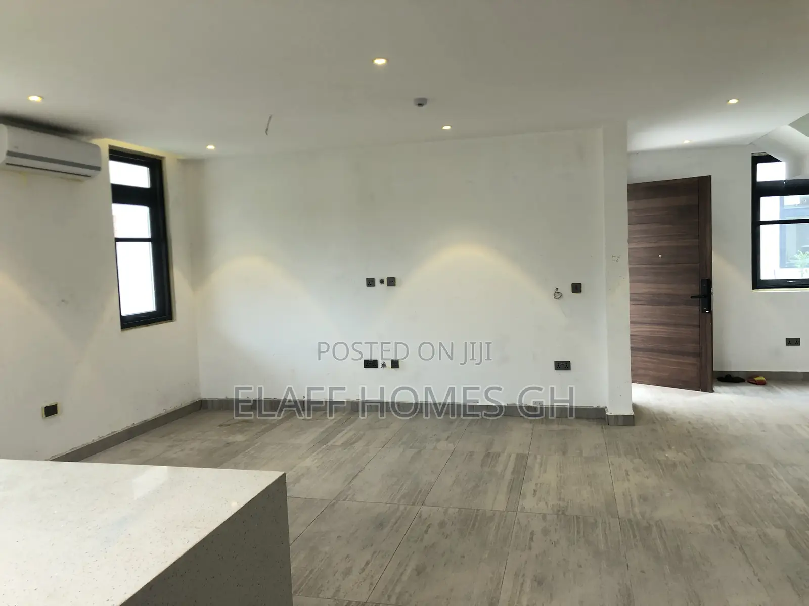 4bdrm Townhouse / Terrace in Elaffhomesgh, Otano for rent