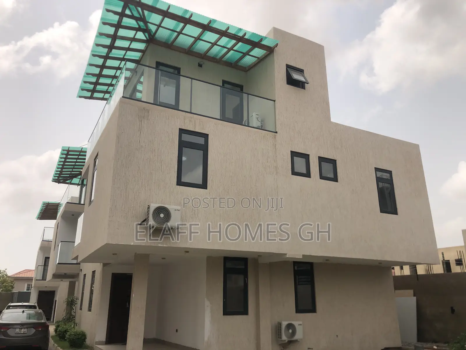 4bdrm Townhouse / Terrace in Elaffhomesgh, Otano for rent