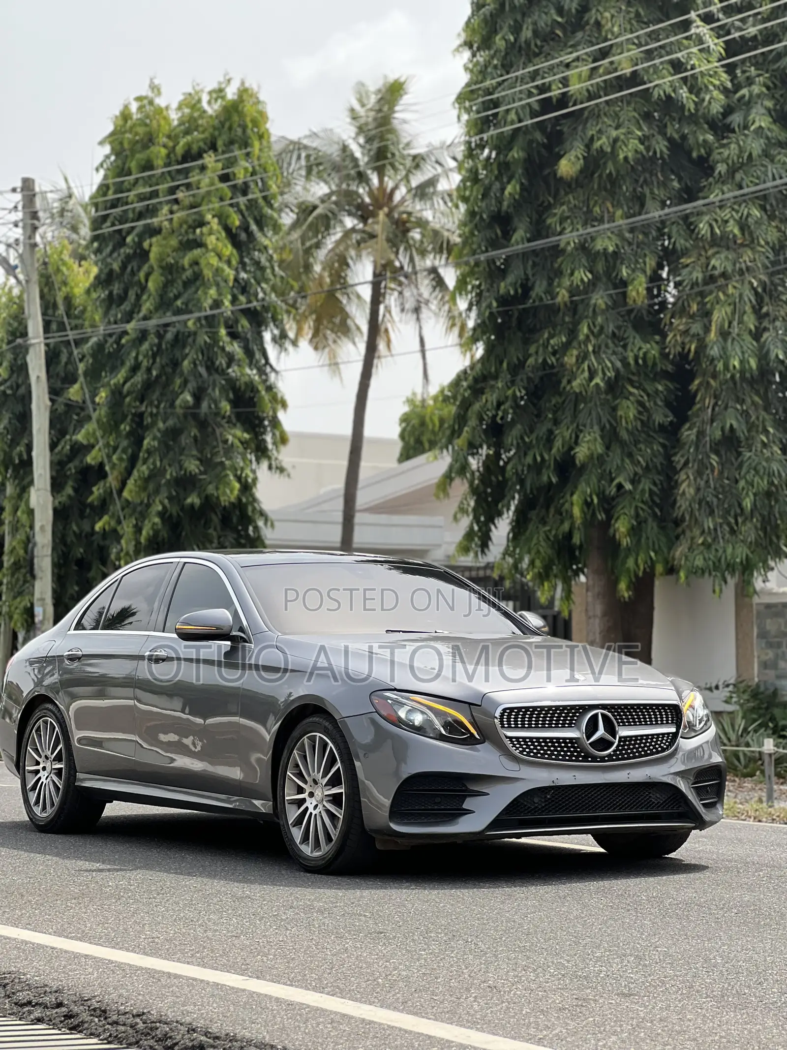 Mercedes-Benz E300 4Matic AWD Sedan (2.0L 4cyl 9A) 2017 Gray